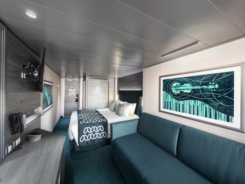 Deluxe Balcony with Partial View